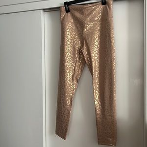 Zyia Active Light N' Tight Metallic Leopard Print Leggings size 6-8